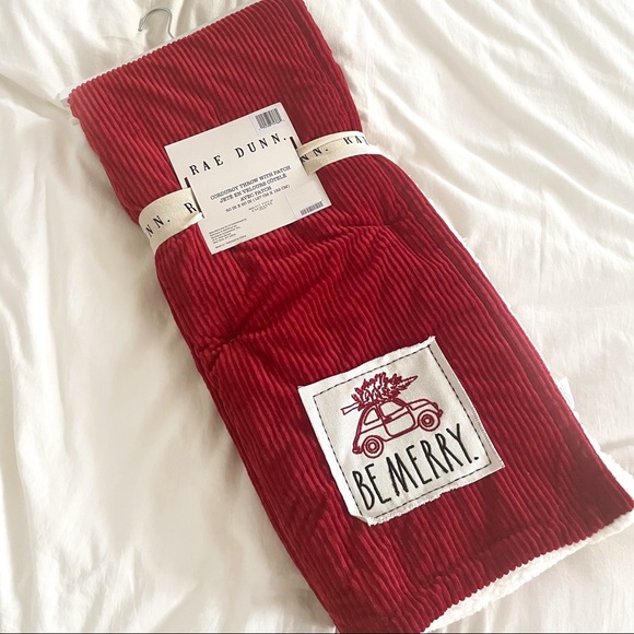 Rae Dunn BE MERRY🎄 throw blanket